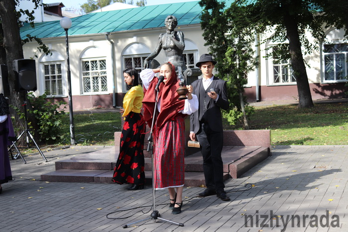 Як у Ніжині відзначили 165-річчя від дня народження Марії Заньковецької. Фото