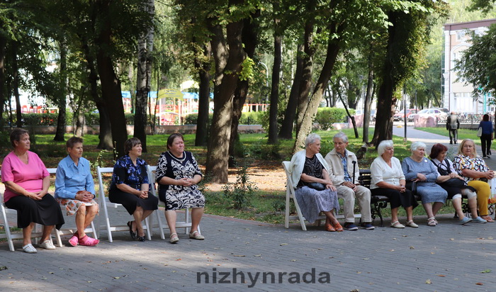 У сквері Гоголя відбулось свято для людей поважного віку. Фото