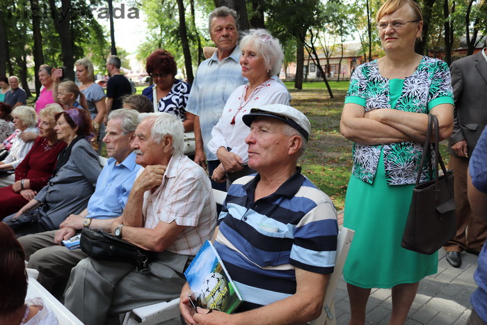 У сквері Гоголя відбулось свято для людей поважного віку. Фото