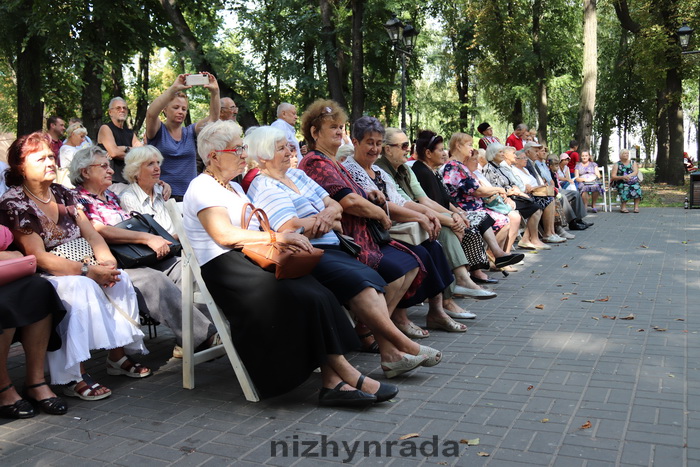 У сквері Гоголя відбулось свято для людей поважного віку. Фото