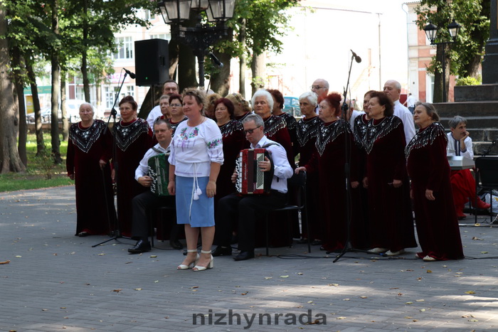 У сквері Гоголя відбулось свято для людей поважного віку. Фото