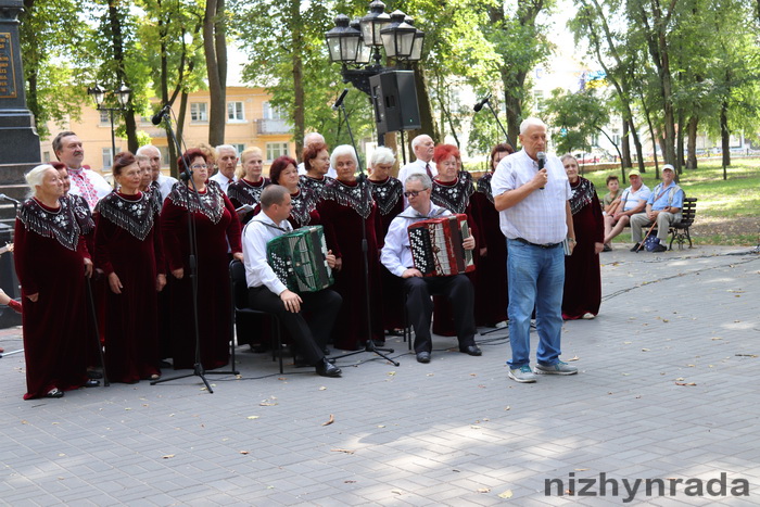 У сквері Гоголя відбулось свято для людей поважного віку. Фото