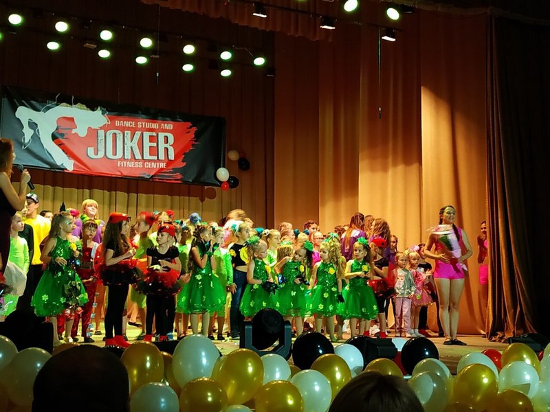 Справжнє шоу подарувала ніжинцям Студія сучасної хореографії «Joker». Фото