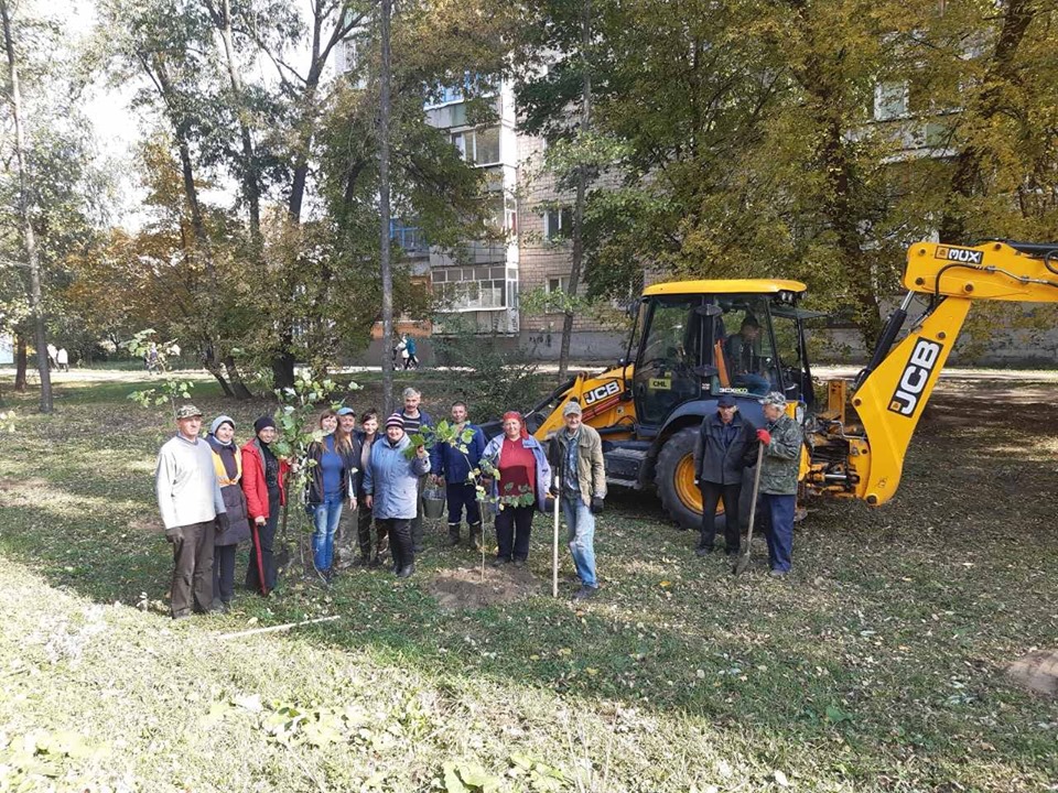 На вулиці Шевченка висадили нові дерева. Фото