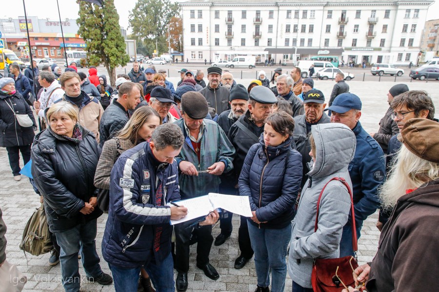 У Ніжині протестують проти «формули Штайнмаєра». Фото