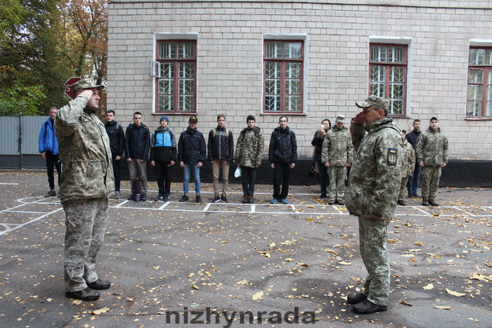 У Ніжині відбулися урочисті проводи призовників до армії. Фото