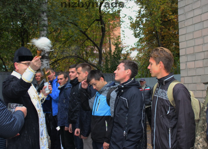 У Ніжині відбулися урочисті проводи призовників до армії. Фото