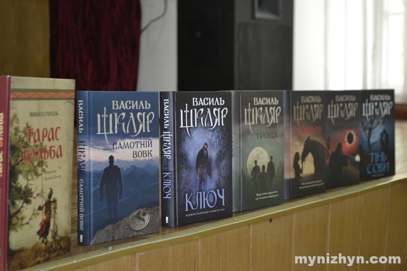 Зустріч із культовим письменником: Василь Шкляр завітав у Ніжин