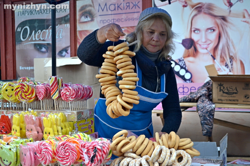 Ніжин вже ярмаркує: Гоголівська у вирі подій. Фото