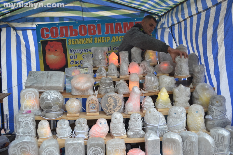 Ніжин вже ярмаркує: Гоголівська у вирі подій. Фото