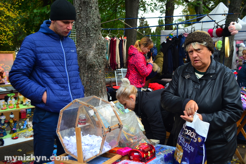 Ніжин вже ярмаркує: Гоголівська у вирі подій. Фото