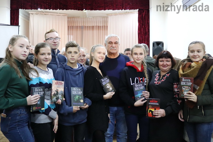 Зустріч із культовим письменником: Василь Шкляр завітав у Ніжин