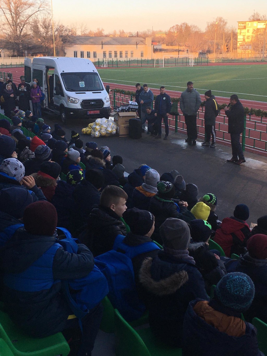 Юних футболістів Чернігова вітали з Днем святого Миколая (Фото)