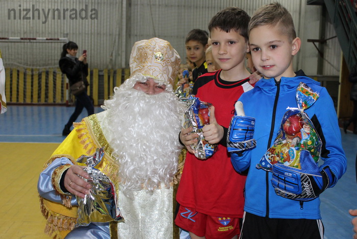 Як маленьких ніжинців вітав Святий Миколай. Фото