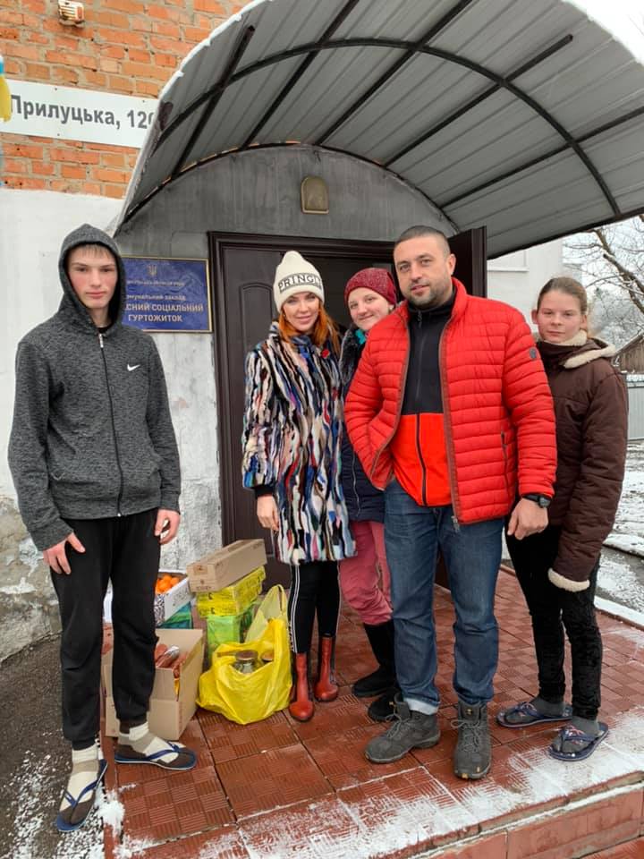 Почесна місія – дарувати добро. Фото