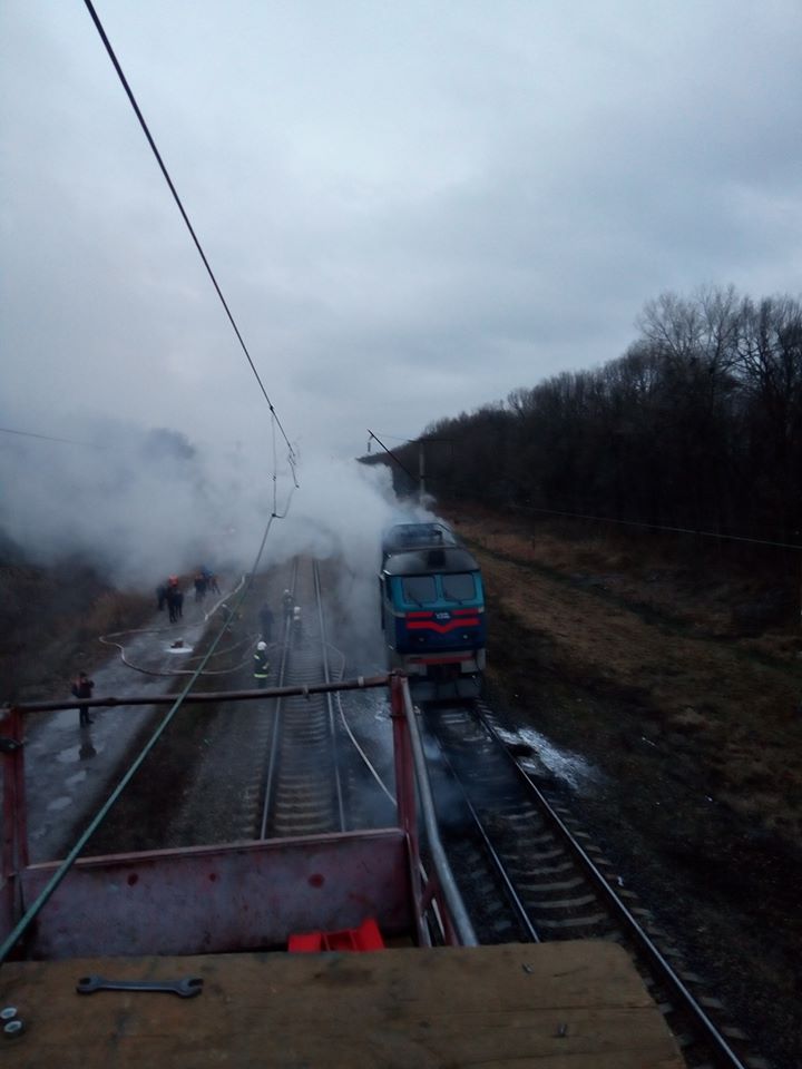 На Чернігівщині спалахнув локомотив потягу «Шостка-Київ». Фото