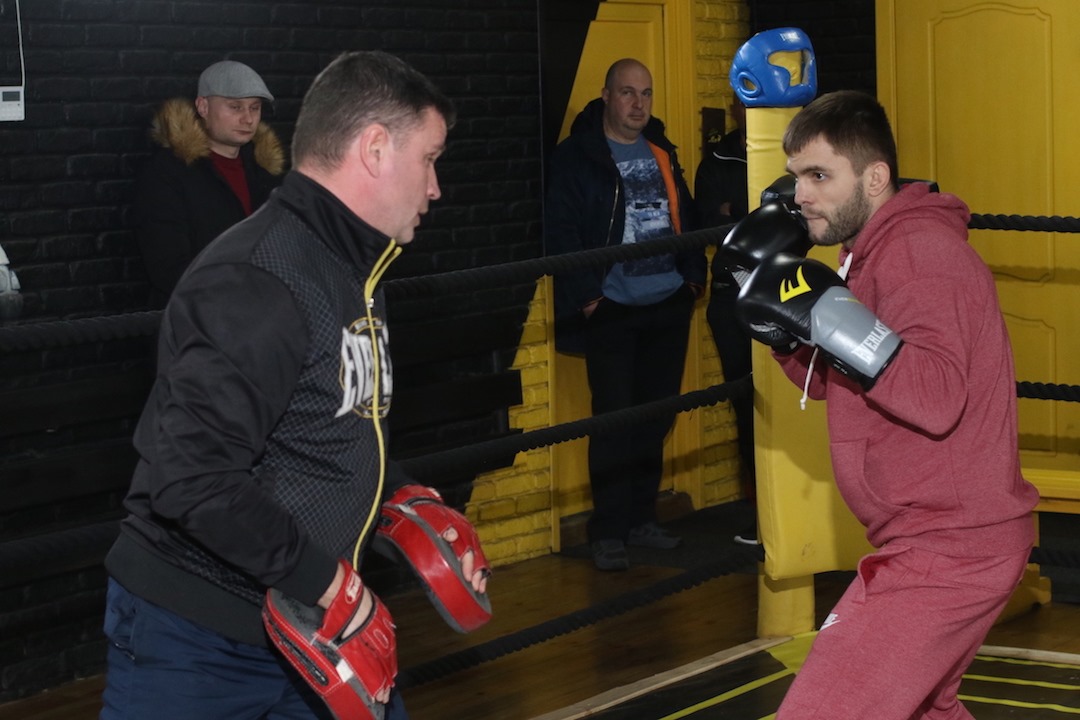 Чернігівець Дмитро Митрофанов провів відкрите тренування перед боєм із «Хоробрим серцем» (Фото)