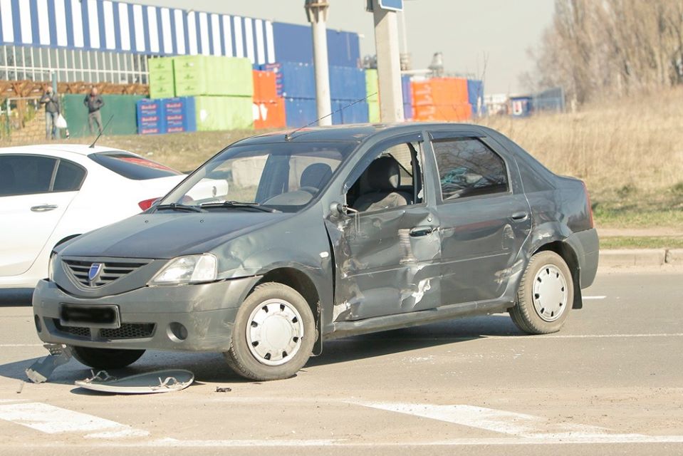 ДТП біля «Епіцентру» (Фотофакт)