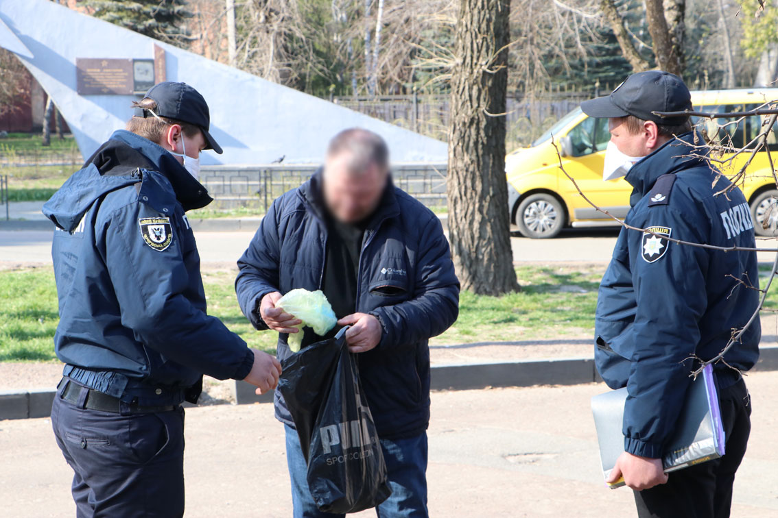 На Чернігівщині поліція проводить рейди з контролю за дотриманням карантинних норм