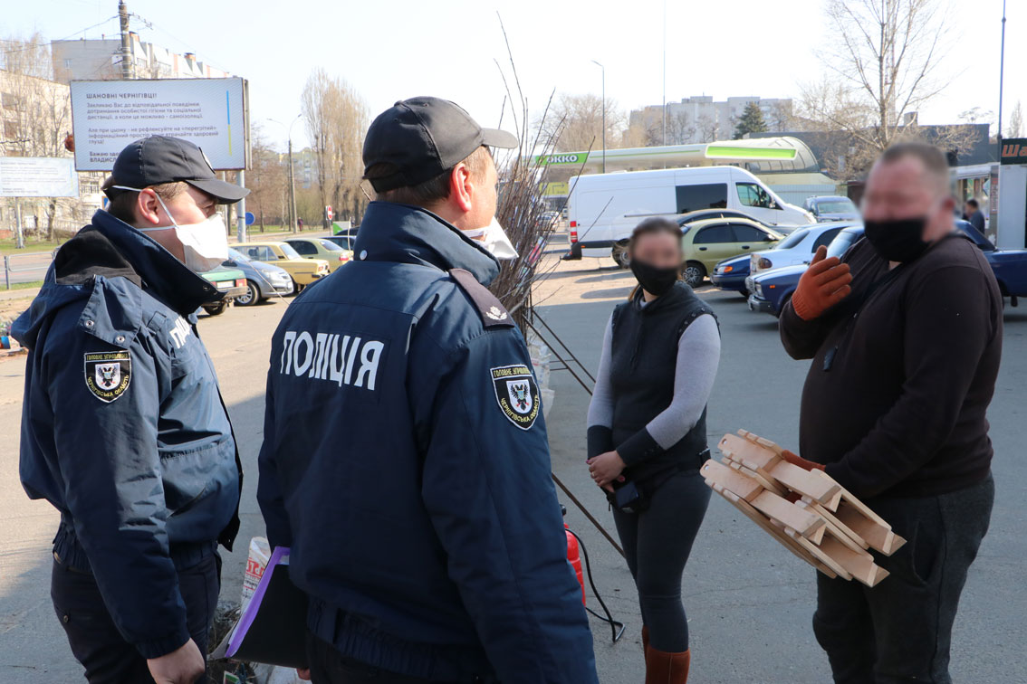 На Чернігівщині поліція проводить рейди з контролю за дотриманням карантинних норм